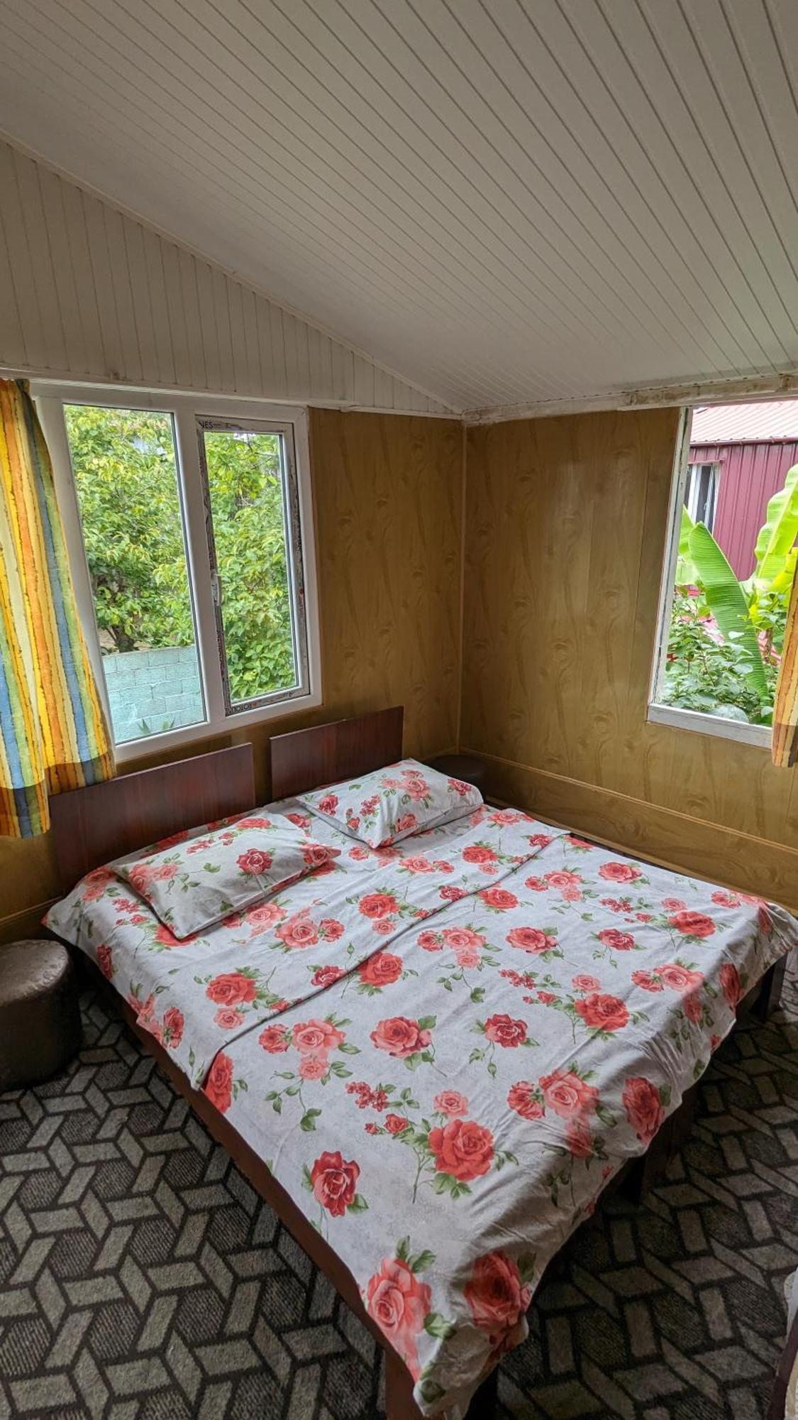 Mano'S Guest House 코불레티 외부 사진