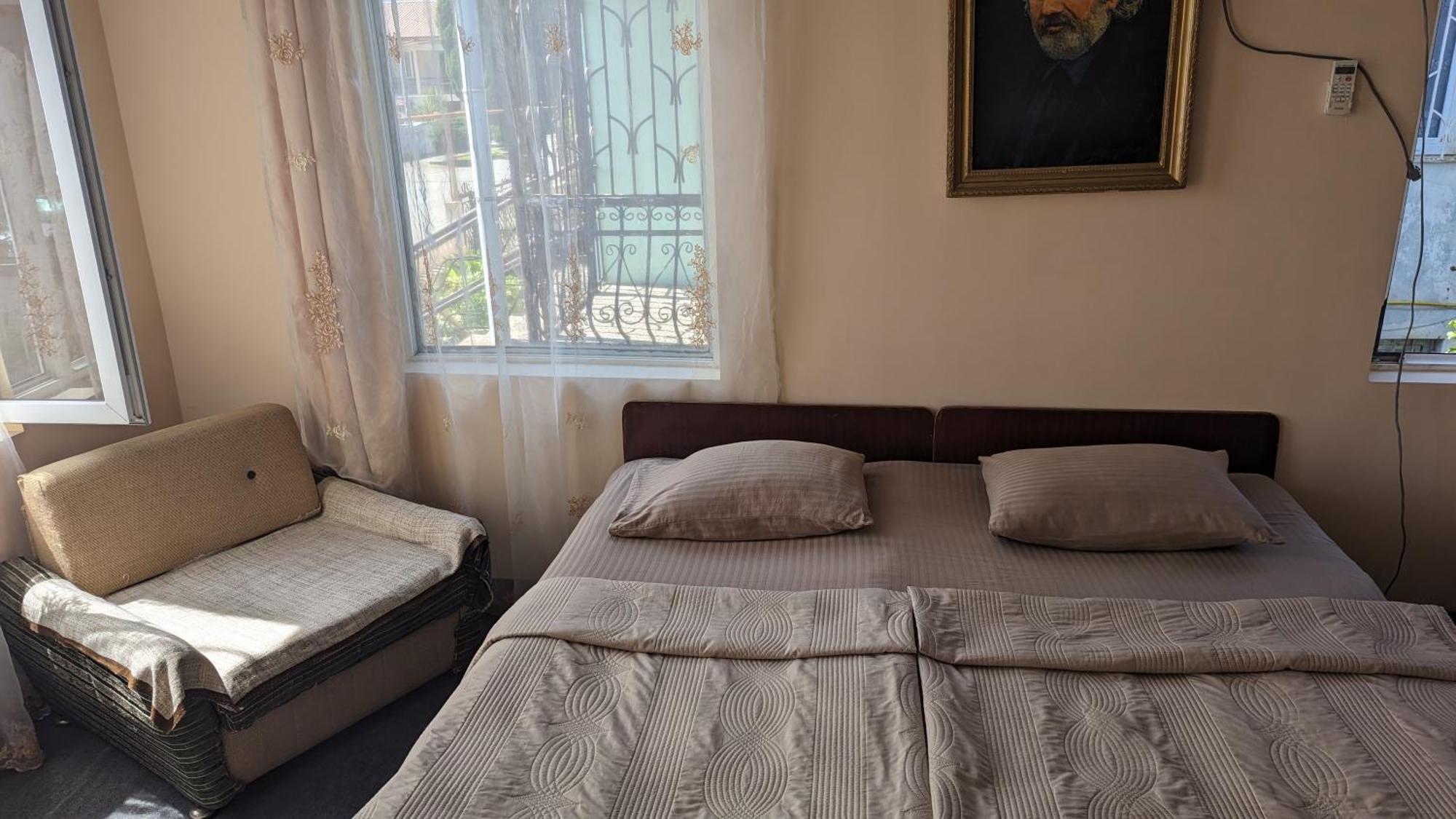 Mano'S Guest House 코불레티 외부 사진