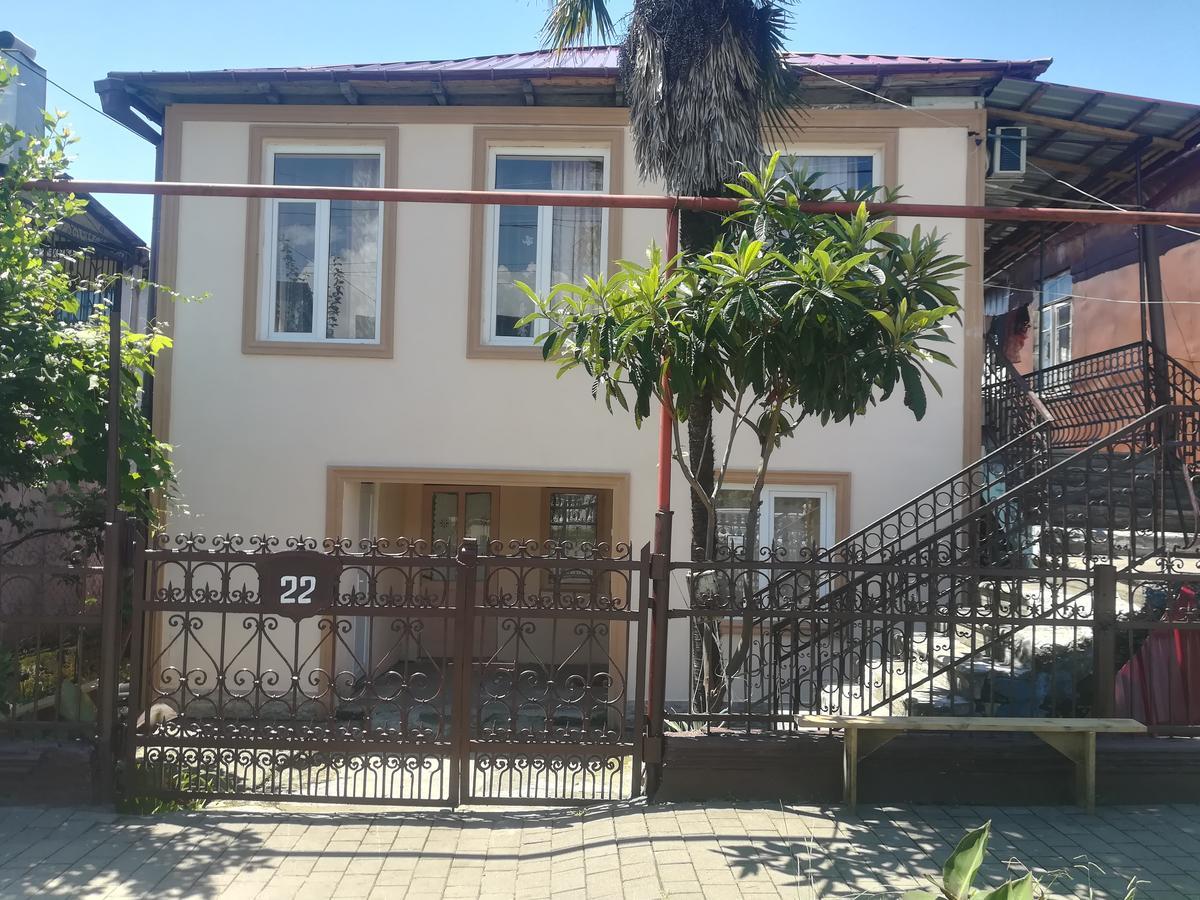 Mano'S Guest House 코불레티 외부 사진