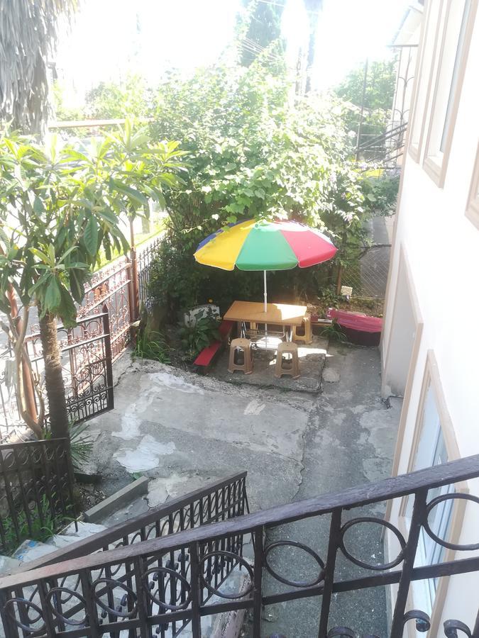 Mano'S Guest House 코불레티 외부 사진